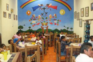 VolunteerKidsDining