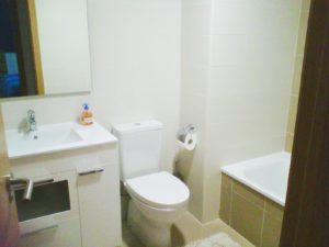 Bathroom - Housing in Seville - Adelante Abroad
