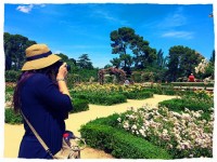 Lucy T. - taking photos of flower field in Madrid - Adelante Abroad
