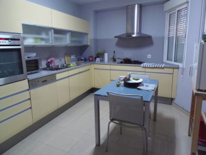 Kitchen | Seville Housing | Adelante Abroad