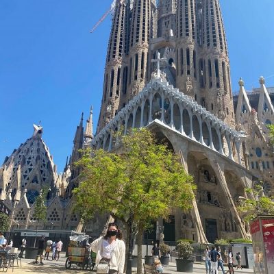 intern in Barcelona la sagrada